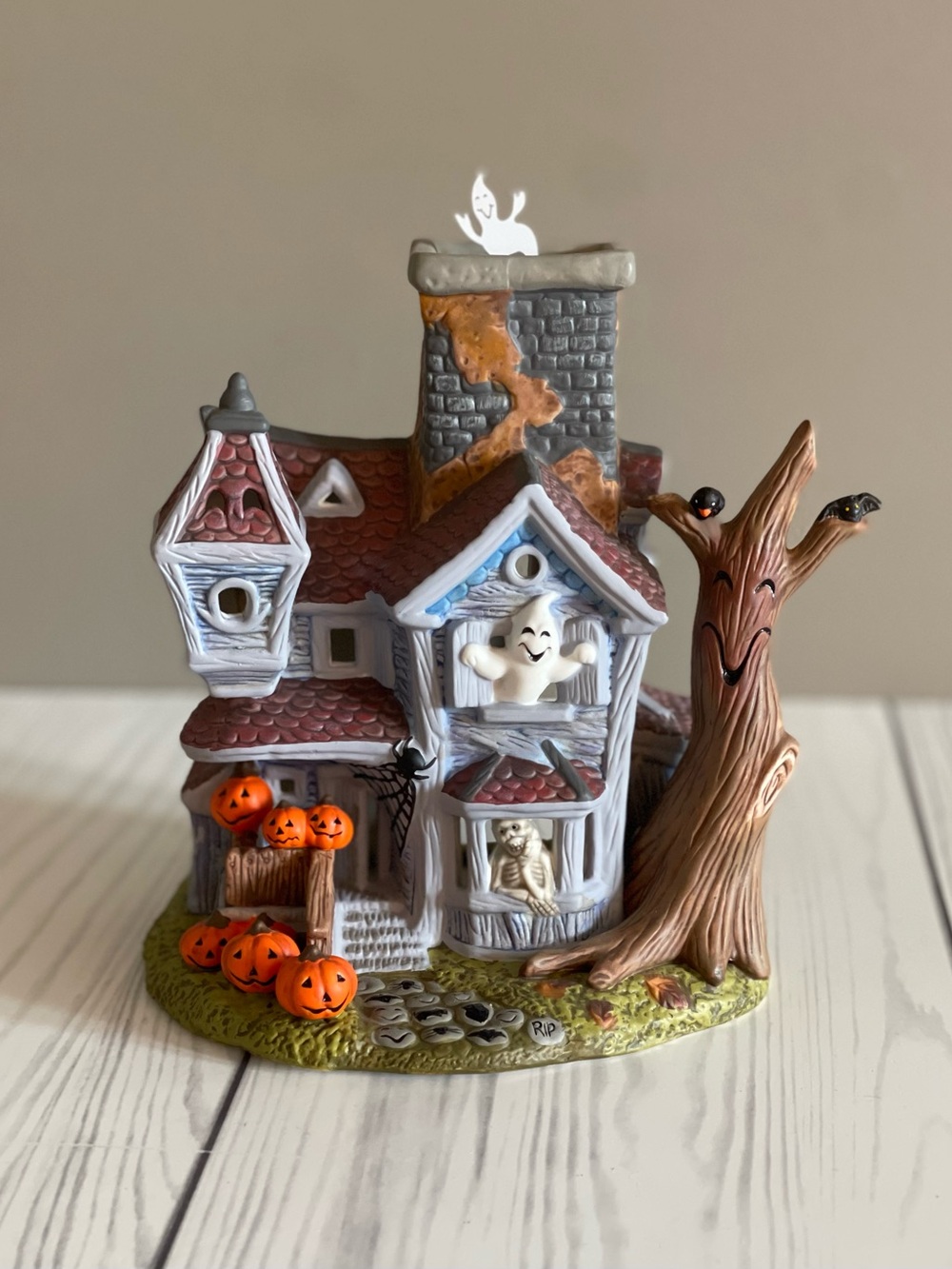 Retired PartyLite Ghostly Tealight House - Halloween Decor